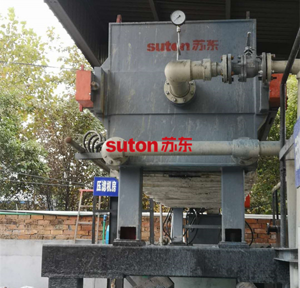 Sudong Diafragm Press Filter Press puede tratar la impresión y teñir las aguas residuales a menos del 60% de contenido de agua sin polvo de cal